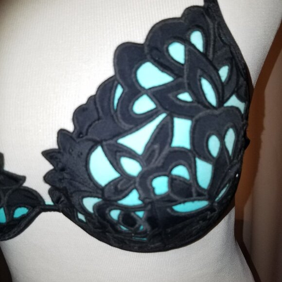 No brand Black and blue top only fully padded XL - Picture 2 of 3